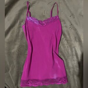 💜Maroon Tank With Floral And Lace Lining🩷